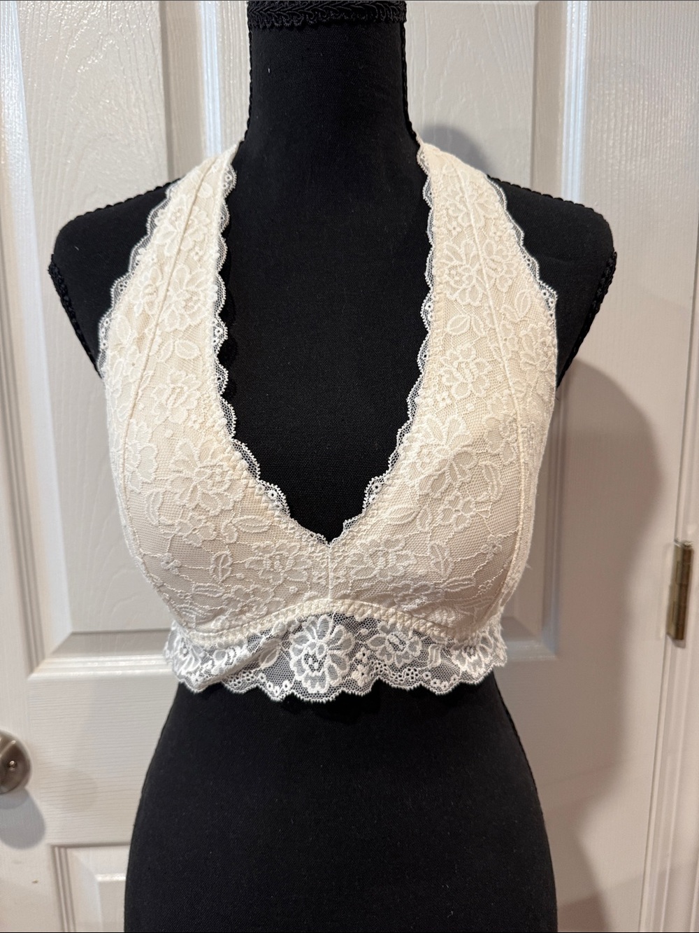 GILLY hicks Lace Halter Bralette in Ivory